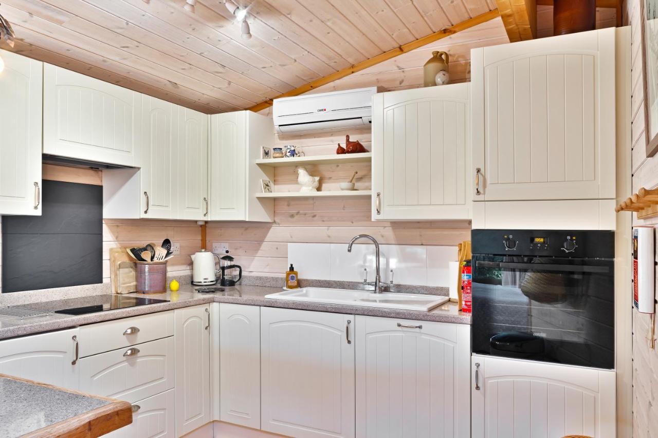 The Lodge - Luxury Lodge With Super King Size Bed, Kitchen & Shower Room Hurstpierpoint Luaran gambar