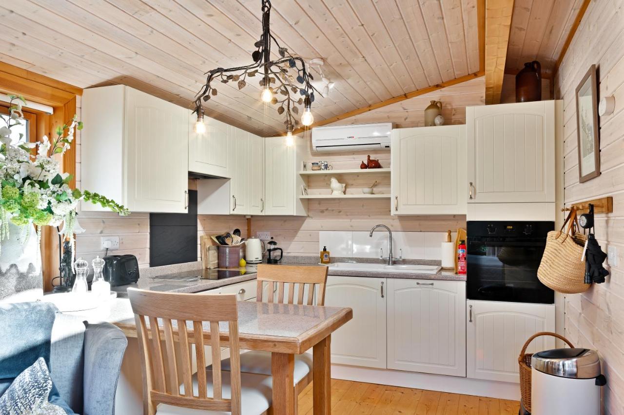 The Lodge - Luxury Lodge With Super King Size Bed, Kitchen & Shower Room Hurstpierpoint Luaran gambar